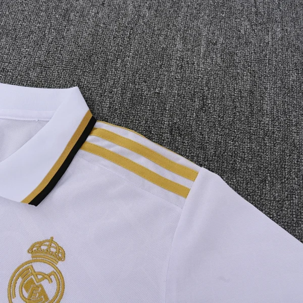 Nuova Maglia Bianca Real Madrid 2025-2026 spalla