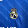 Nuova maglia Real Madrid 2025-2026 blu stemma