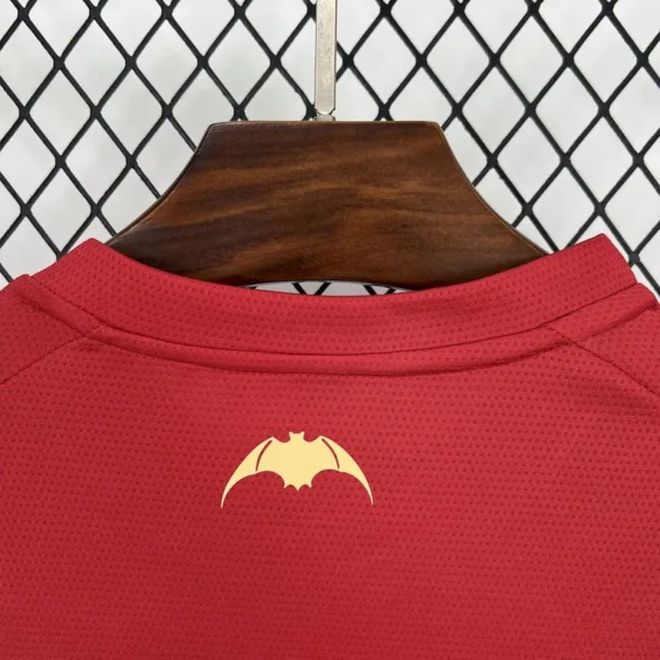 Nuova maglia Valencia CF rossa 2025-2026 collo anteriore