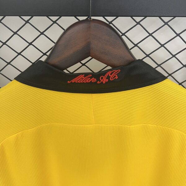 Maglia AC Milan gialla 1999-2000 colletto anteriore