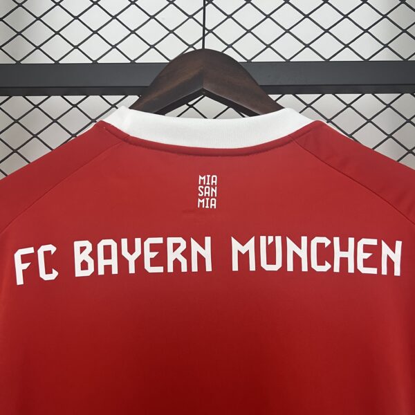 Maglia Bayern Monaco Musiala 2025-2026 collo anteriore