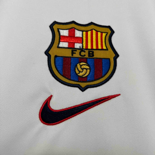 Camiseta Blanca retro FC Barcelona 1998-1999 escudo