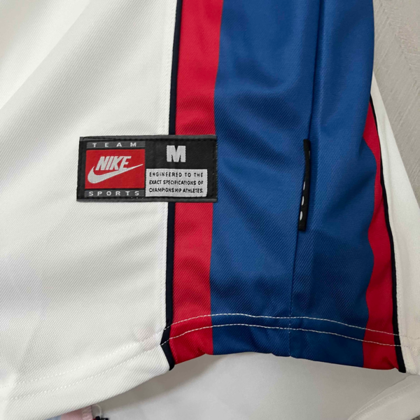 Camiseta Blanca retro FC Barcelona 1998-1999 etiqueta