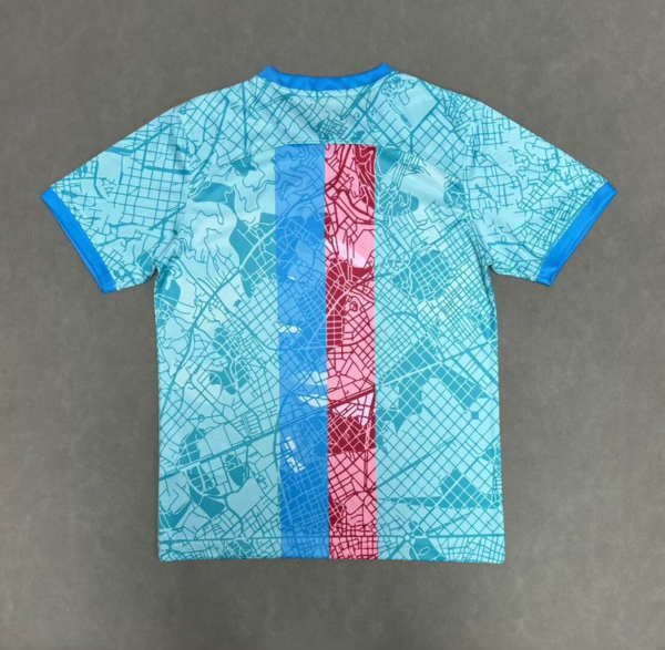 Maglia FC Barcelona celeste 2025-2026 con numero.