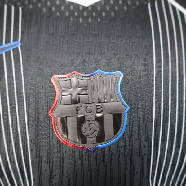 Maglia FC Barcelona nera 2025-2026 stemma