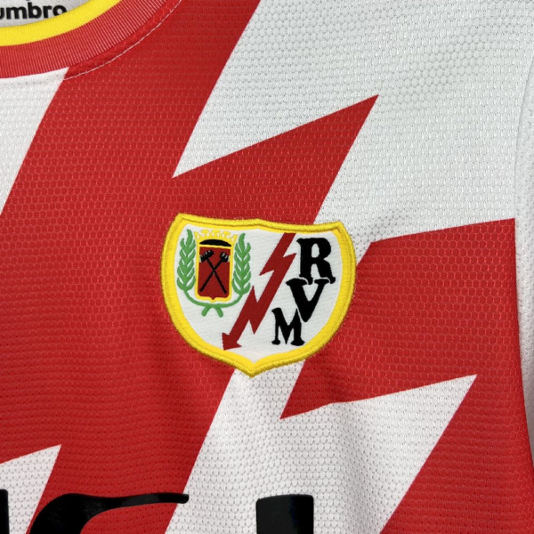 Maglia Bianca Rayo Vallecano 2025-2026 stemma