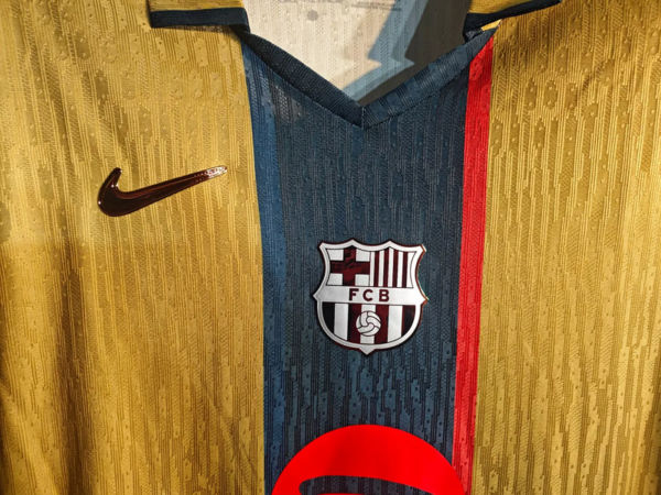 Maglia dorata FC Barcelona 2025-2026 collo