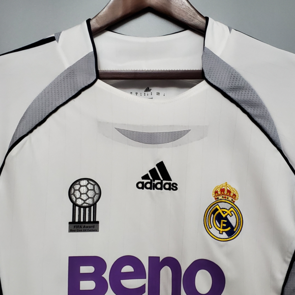 Camiseta retro Real Madrid blanca 2006-2007 manga larga cuello