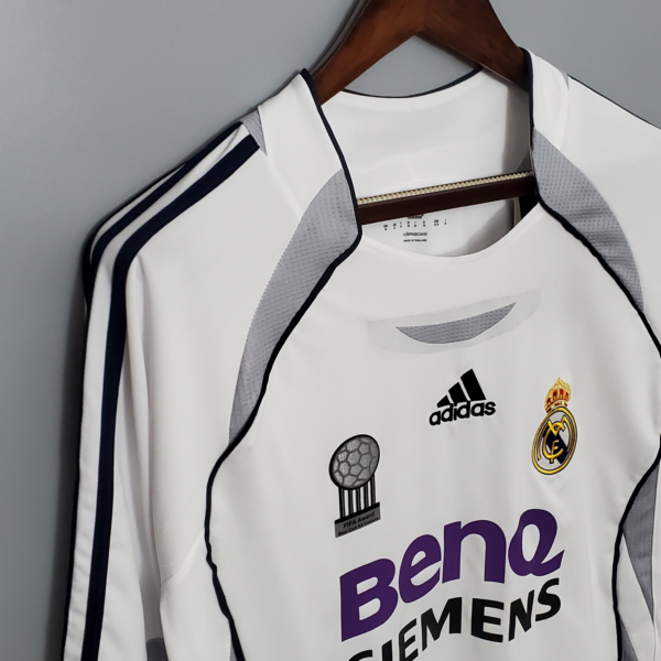 Camiseta retro Real Madrid blanca 2006-2007 manga larga lateral