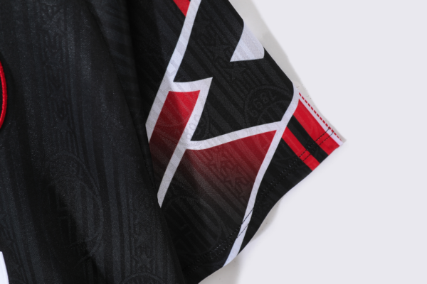 Maglia retro nera AC Milan 1997-1998 manica