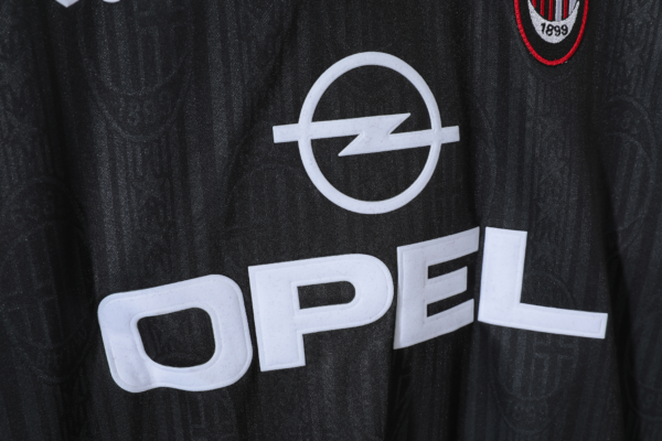 Maglia retro nera AC Milan 1997-1998 etticheta