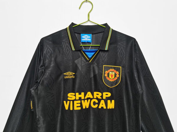 Maglia retro nera Manchester United a maniche lunghe 1993-1994 petto