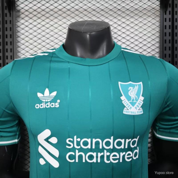 Maglia verde Liverpool 2025-2026 collo