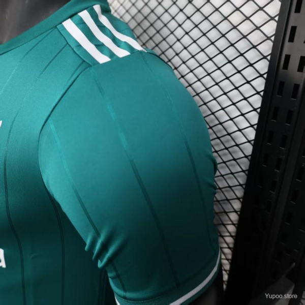 Maglia verde Liverpool 2025-2026 spalla