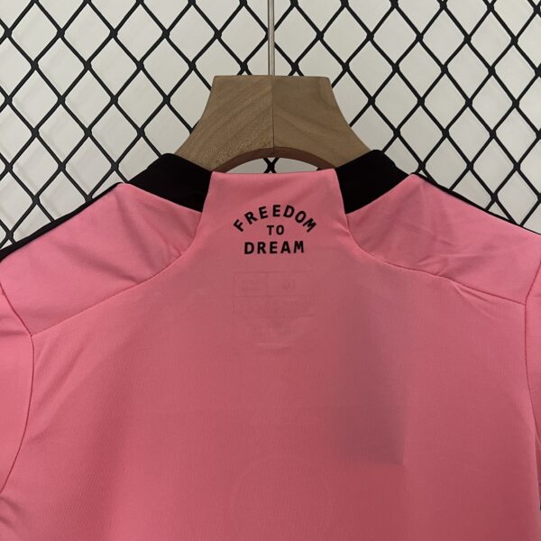 completo bambino Inter Miami rosa 2024-2025 collo anteriore