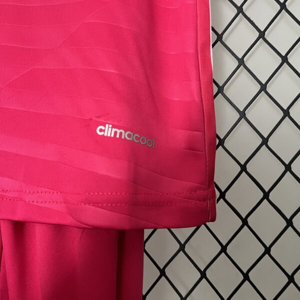 Conjunto rétro bambino rosa Real Madrid 2014-2015 materiale