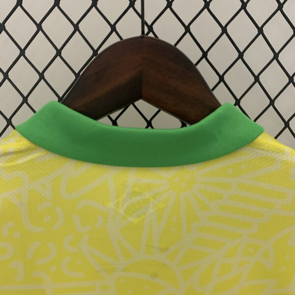 Maglia Brasile Neymar 2024 Prima Divisa versione fan collo anteriore