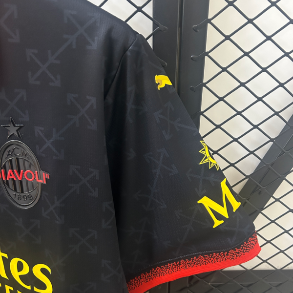 Maglia AC Milan nera 2025-2026 manica