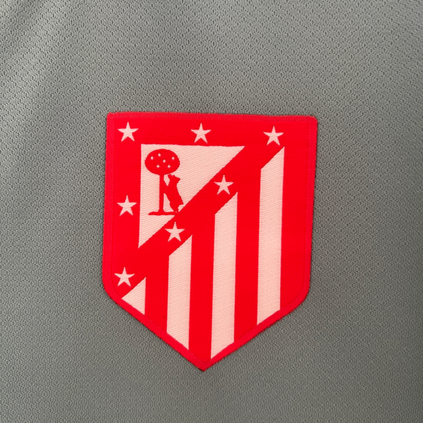 Maglia Atletico Madrid 2024-2025 stemma