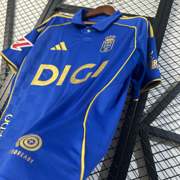 Maglia Real Oviedo blu 2025-2026 laterale
