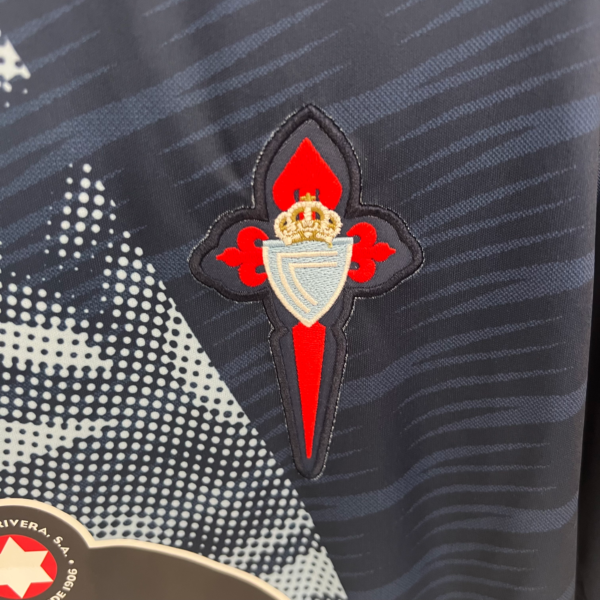 Maglia blu Celta de Vigo 2025-2026 stemma