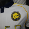Camiseta blanca Al Nassr 2025-2026 escudo