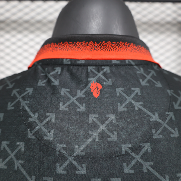 Maglia nera AC Milan 2025-2026 colletto anteriore