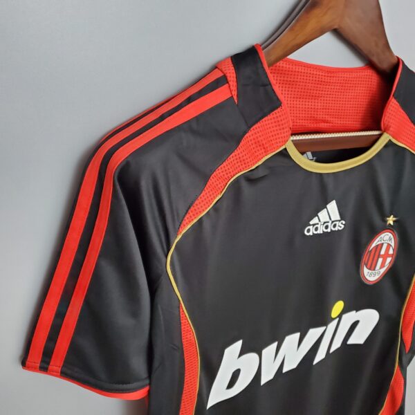 Maglia retrò AC Milan nera 2006-2007 spalla