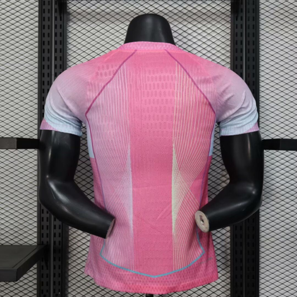 Maglia rosa FC Barcelona 2025-2026 con numero