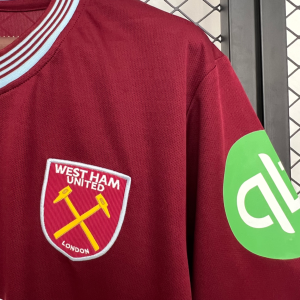 Maglia West Ham rossa 2025-2026 stemma