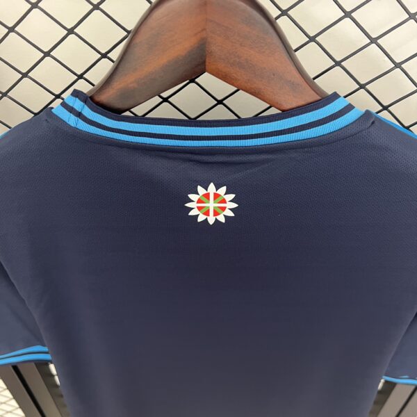 Maglia blu Athletic Bilbao 2025-2026 collo anteriore