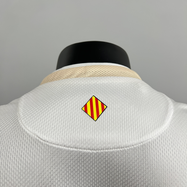 Maglia beige Villarreal 2025-2026 collo anteriore