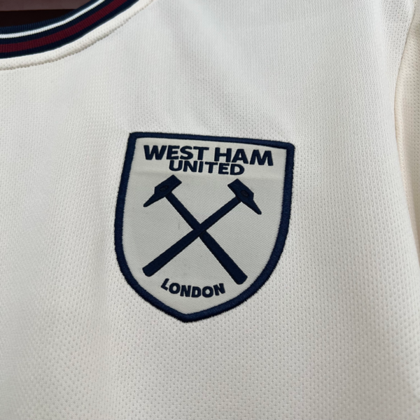 Maglia beige West Ham 2025-2026 stemma