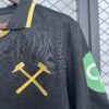 Maglia nera West Ham 2025-2026 stemma