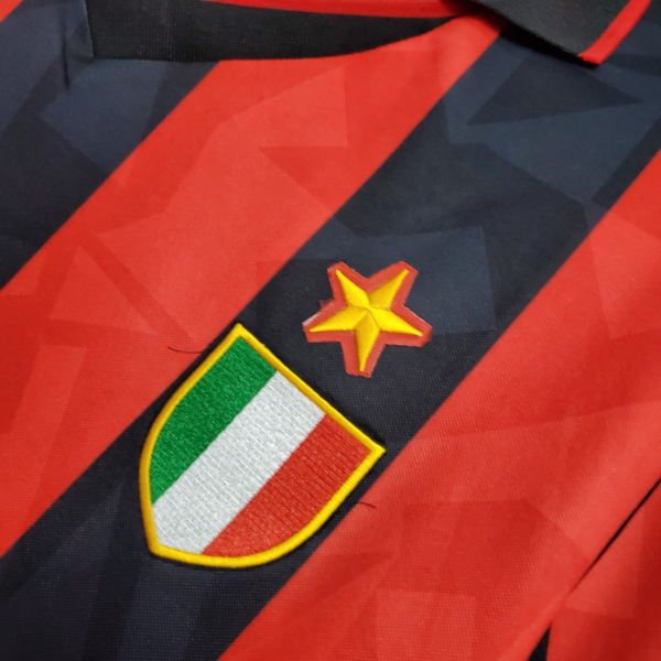 Maglia retrò AC Milan 1993-1994 con stemma