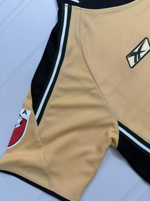 Maglia retro dorata Sporting Lisbona 2003-2004 manica