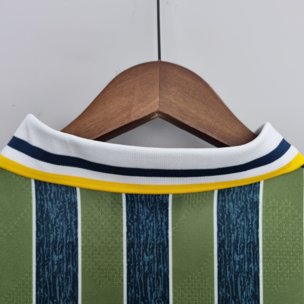 Maglia retro verde Inter Milano 1995-1996 colletto anteriore