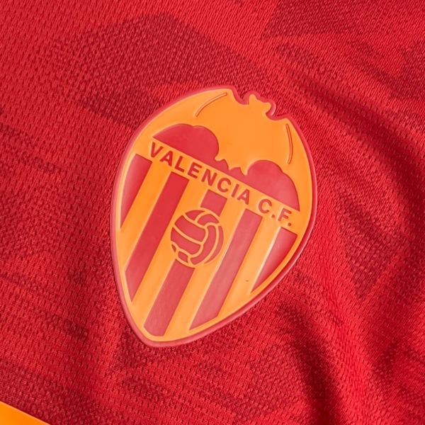 Maglia rossa Valencia CF 2025-2026 stemma