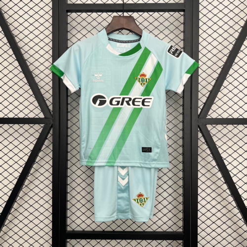 Conjunto-nino-Real-Betis-celeste-2025-2026-