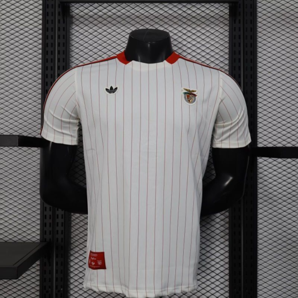 Nuova maglia bianca Benfica 2025-2026