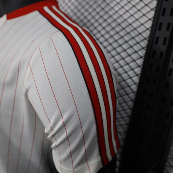 Nuova maglia bianca Benfica 2025-2026 manica