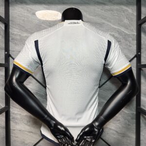 maglia Modrić Real Madrid 2023-2024 con numero