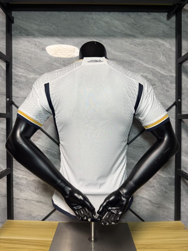 maglia Modrić Real Madrid 2023-2024 con numero