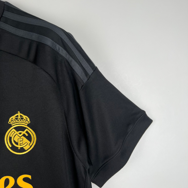 Maglia nera Real Madrid 2023-2024 manica