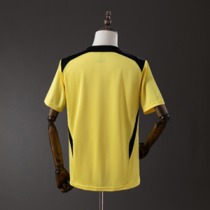 Maglia retrò Liverpool gialla 2004-2005 con numero