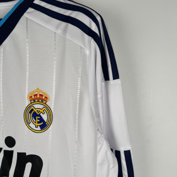 Maglia retrò Özil Real Madrid 2012–2013 a maniche lunghe stemma