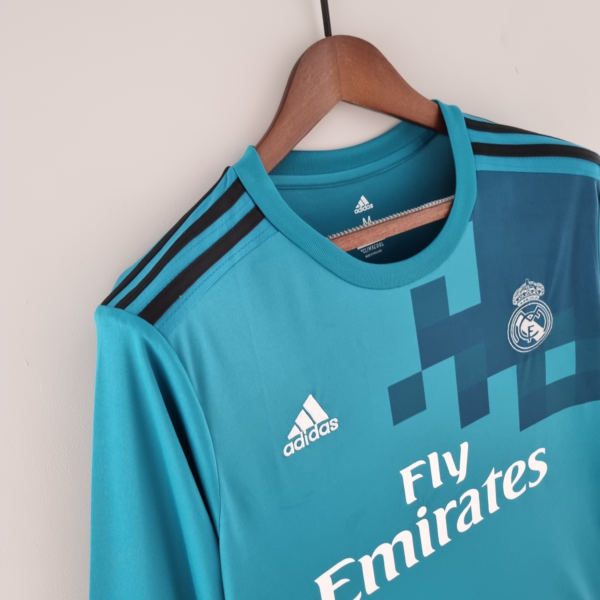 Maglia retrò Real Madrid 2017–2018 a maniche lunghe spalla