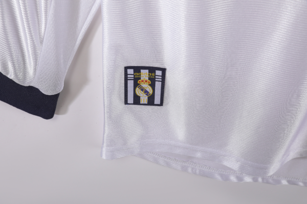 Maglia retrò bianca Real Madrid 1999–2000 a maniche lunghe etichetta