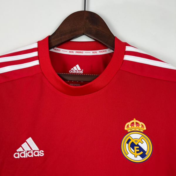 Maglia rossa Real Madrid 2011-2012 a maniche lunghe collo