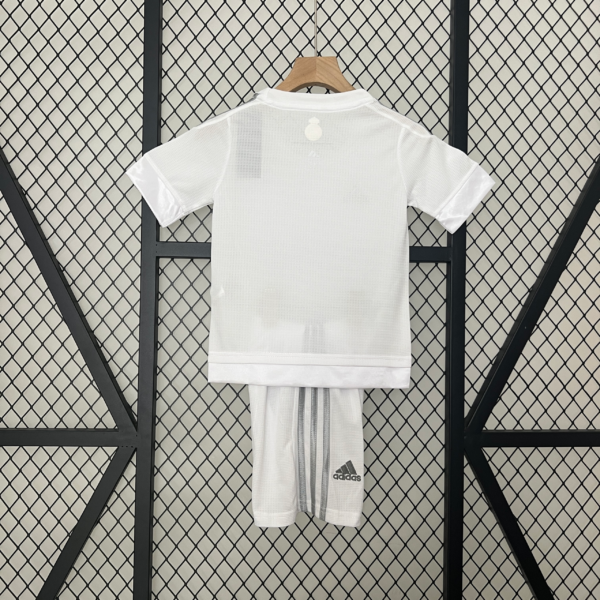 Conjunto retro bambino Real Madrid 2015-2016 dorso